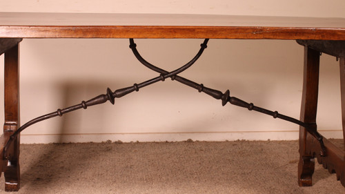 Table Espagnole En Noyer Du 17° Siècle