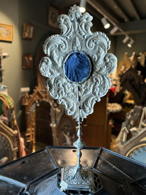 Reliquary Monstrance In Silvered And Repoussé Copper - Spain - 19th century