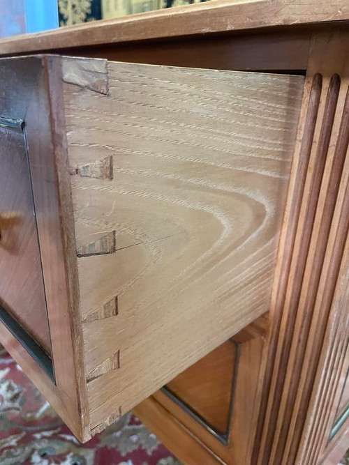 Commode sauteuse de style Louis XVI-Directoire 