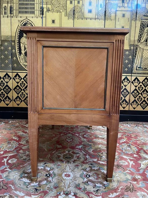 Commode sauteuse de style Louis XVI-Directoire 