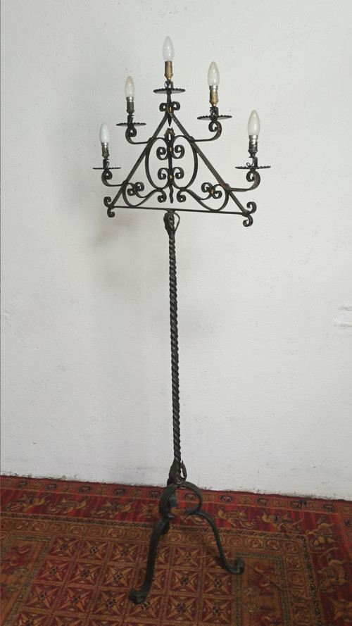 Lampada da terra in ferro battuto con 5 bracci 1940