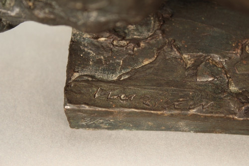 Nashorn in Bronze, Unterschrift und Stempel des Gründers
