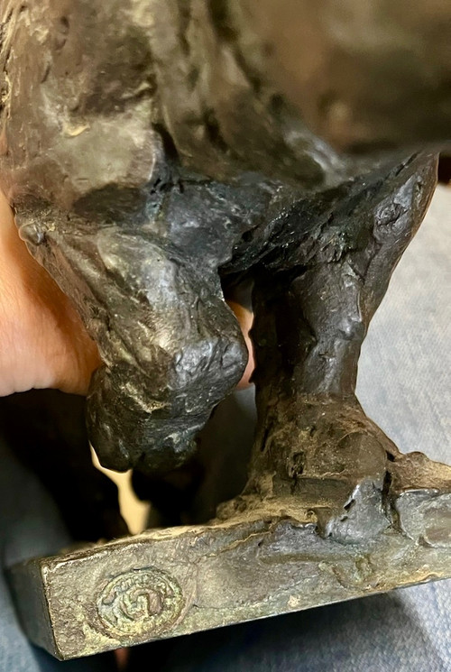 Nashorn in Bronze, Unterschrift und Stempel des Gründers
