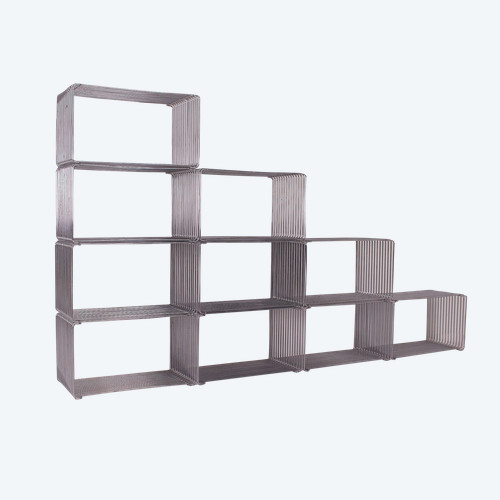 Pantonova “wire cube”, Verner Panton shelf.