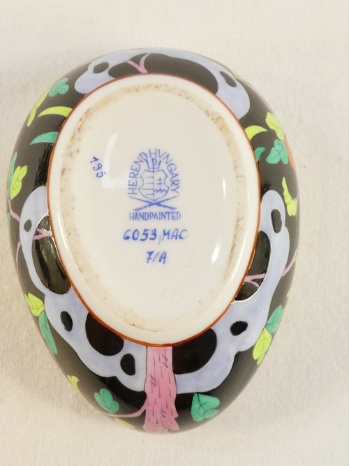 RARE FANCY BOX Porcelain egg lying down HEREND HUNGARY collection MACAO black background