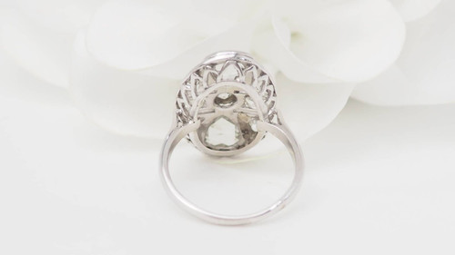 Anello Art Déco in oro bianco e diamanti