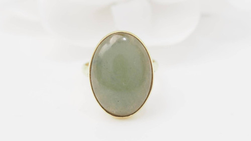 Anello vintage in oro giallo e cabochon di Giada