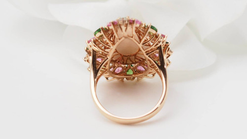Anello COCKTAIL in oro rosa e cabochon di Opale