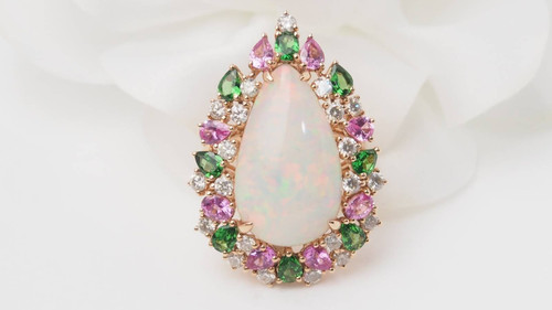 Anello COCKTAIL in oro rosa e cabochon di Opale