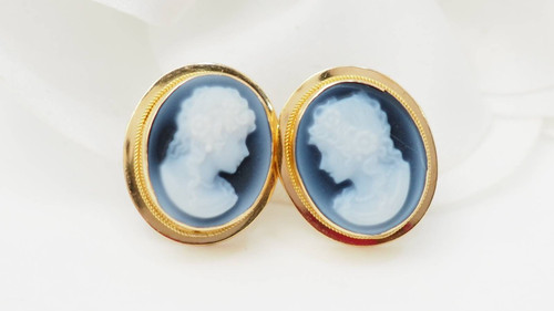 Boucles d'oreilles en or jaune et camée sur onyx 