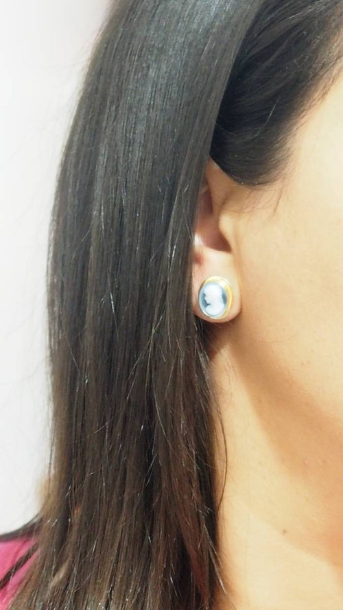 Boucles d'oreilles en or jaune et camée sur onyx 