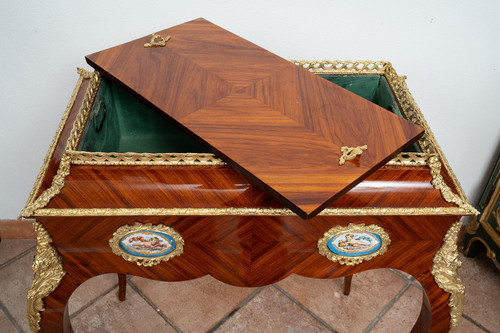 Fioriera Napoleone III Francese con Piatti in Porcellana di Sèvres del XIX secolo