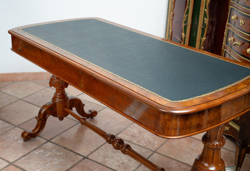 Bureau Ancienne En Noyer Angleterre 19ème Siècle.
