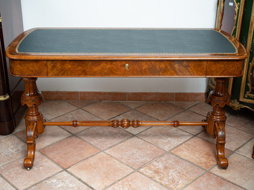 Bureau Ancienne En Noyer Angleterre 19ème Siècle.