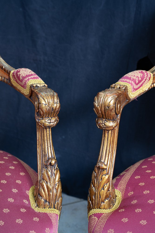 Coppia Di Poltrone Napoleone III In Legno Dorato E Intagliato. Francia del XIX secolo.