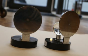 Paire de serre livres modernistes
