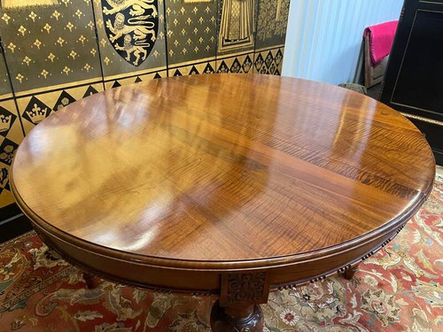 Table de salle à manger ovale de style Louis XVI