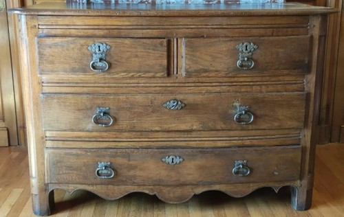 Ancienne commode époque Louis XIV 18 ème siècle 
