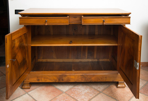 Antique sideboard from the 19th century.