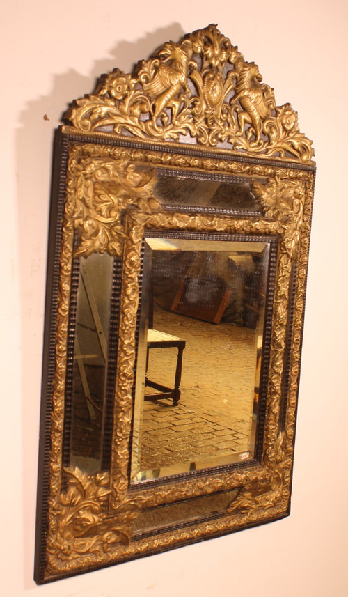 Miroir à Parecloses En Cuivre Repoussé Et ébène - Début Du 19° Siècle