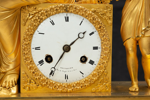 Alte französische Empire-Uhr aus dem 19. Jahrhundert.