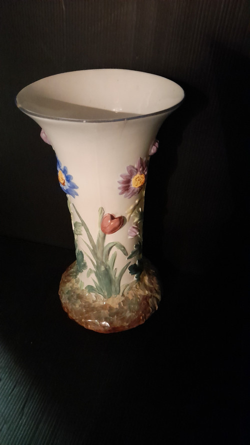 Manufacture  J. Vieillard & Cie Bordeaux Vase en relief
