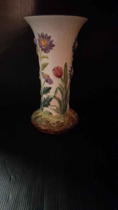 Manufacture  J. Vieillard & Cie Bordeaux Vase en relief