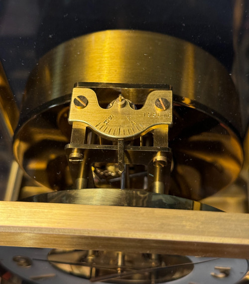 JAEGER-LECOULTRE ATMOS Uhr aus vergoldetem Messing 