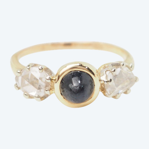 Bague En Or Jaune, Cabochon De Saphir Et Diamants