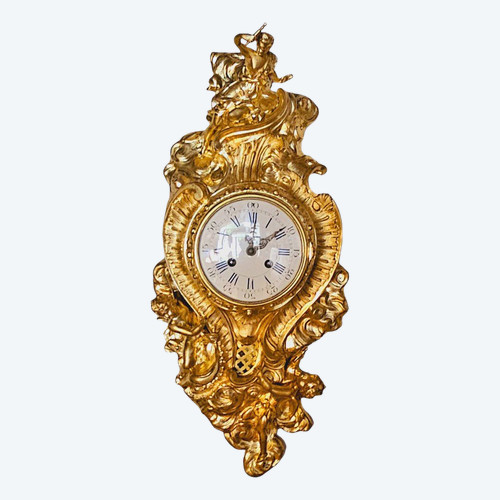 L XV Wandkartell aus vergoldeter Bronze „Venus und zwei Lieben“
