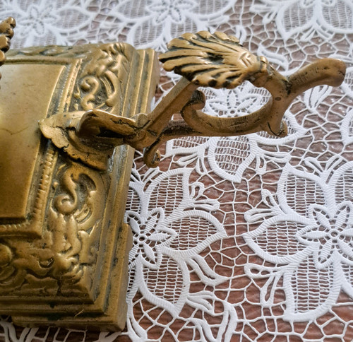 Portacandele a mano in bronzo della fine del XIX secolo