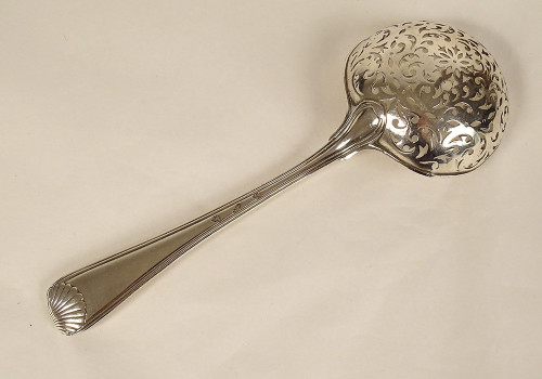 Streulöffel Sterling Silber Farmers General Shell 85gr XVIII