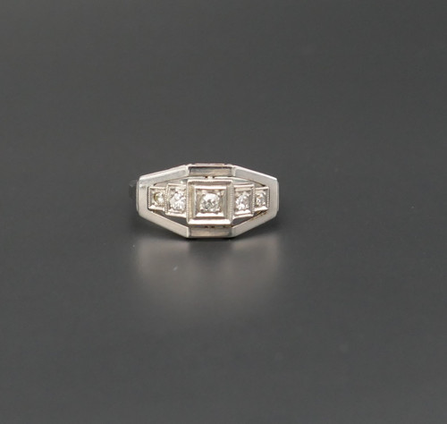 Art-Deco-Ring, verziert mit 5 Diamanten, 18 Karat Gold und Platin.