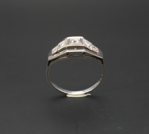 Art-Deco-Ring, verziert mit 5 Diamanten, 18 Karat Gold und Platin.