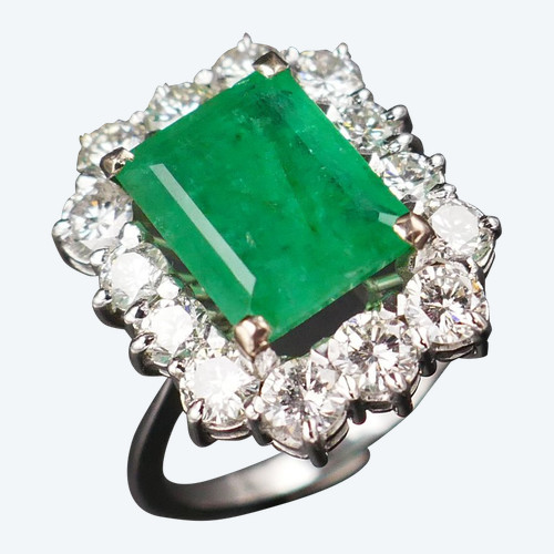 3 Karat Smaragdring und 2 Karat Diamanten, Zertifikat.