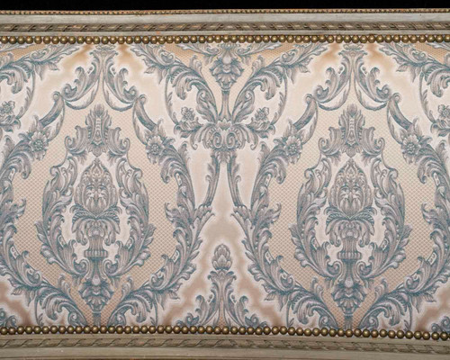 Un canapé en bois peint de style louis XVI, XIXème