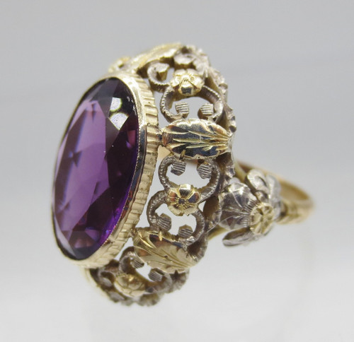 Ring, Gold und Amethyst.