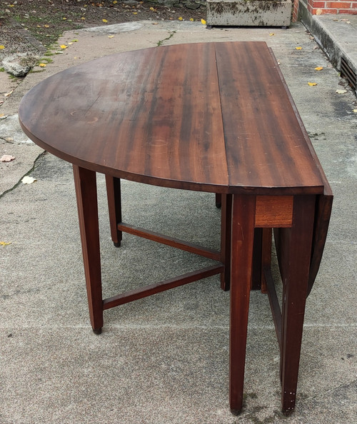 Großer Design-Klapptisch