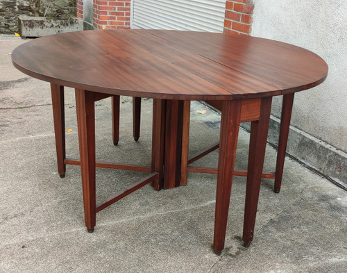 Großer Design-Klapptisch