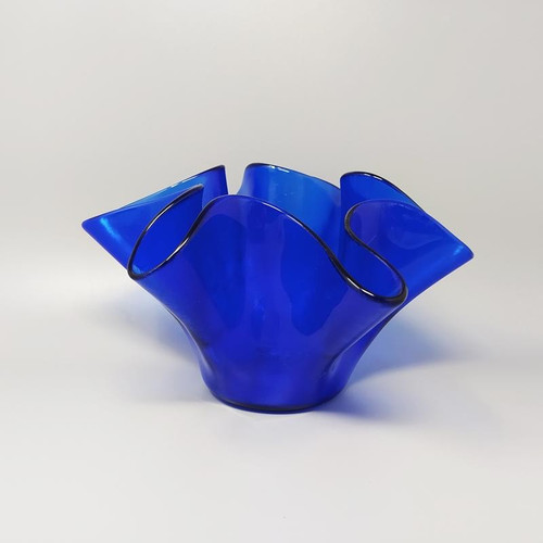 Blaue Vase "Fazzoletto" von Dogi aus Muranoglas, 1970er Jahre. Hergestellt in Italien