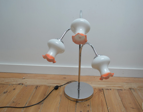 Lampada a tre bracci in cromo e opalina del 1970 circa