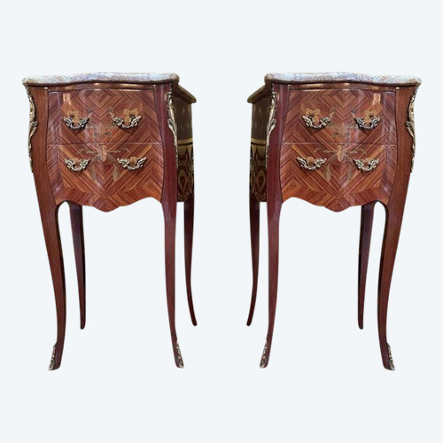 Paire de tables de chevets de style Louis XV/Transition en marqueterie 