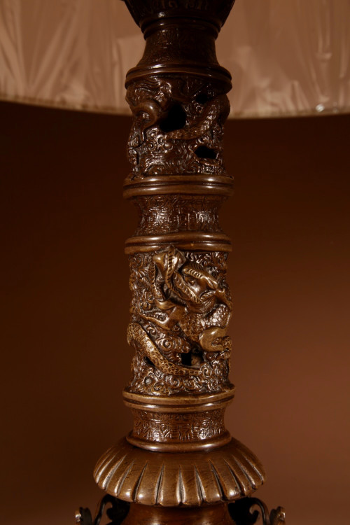 Impressive original bronze table lamp with Japanese elephant, Meiji period 1868-1912,