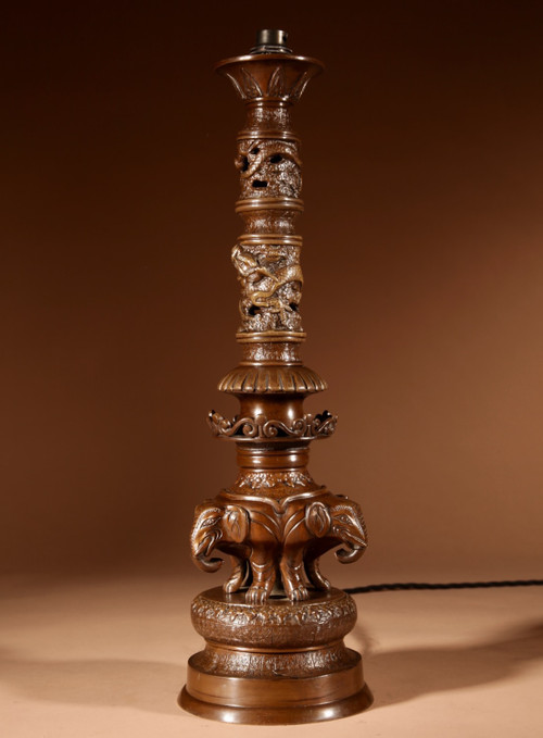 Impressive original bronze table lamp with Japanese elephant, Meiji period 1868-1912,