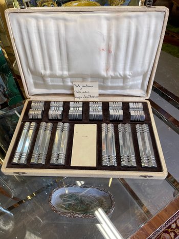 PORTE-COUTEAUX ET PORTE-MENUS ART DECO DÉSIGNÉ PAR LOUIS PRODHON. C.1930