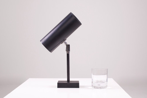 Modernistische, verstellbare Spot-Wandleuchte.