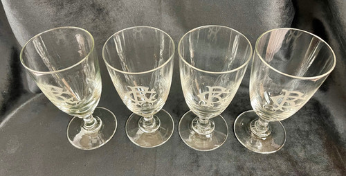 Superbo set di 4 bicchieri da vino rosso in cristallo con monogramma "CR" - XIX secolo