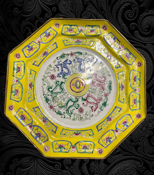 OCTOGONAL PLAT IN ENAMELLED COPPER " CANTON CHINOIS XIXe SIÉCLE " DINASTIE QING