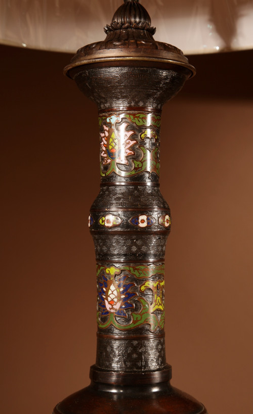  Lampe de table japonaise en bronze Champlevé, impressionnante et originale.