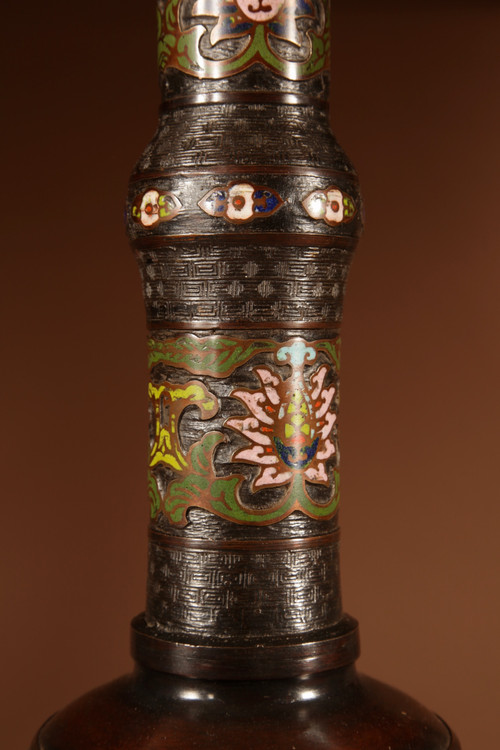  Lampe de table japonaise en bronze Champlevé, impressionnante et originale.